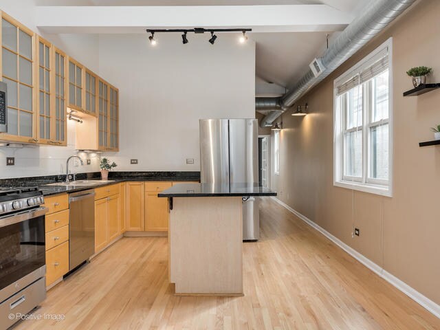 Building Photo - 2406 W Flournoy St