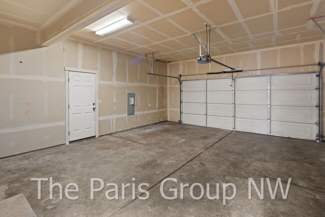 Building Photo - Gorgeous Updated 2012 Covington 4BR – New Paint, Floors, Cabinets, Quartz Counters +++