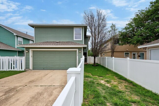 Building Photo - 1429 Davis Mountain Loop