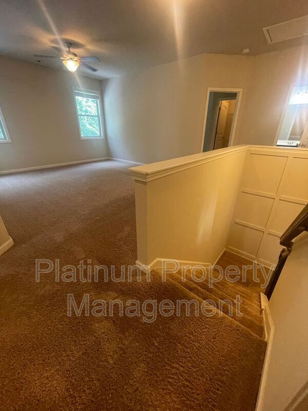 Building Photo - 7350 Silk Tree Pointe