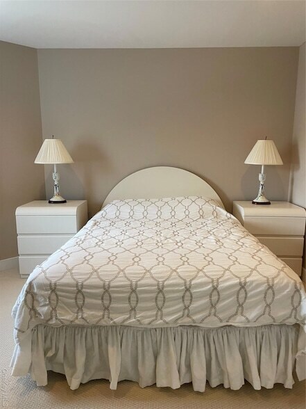 Building Photo - 45 Romana Dr