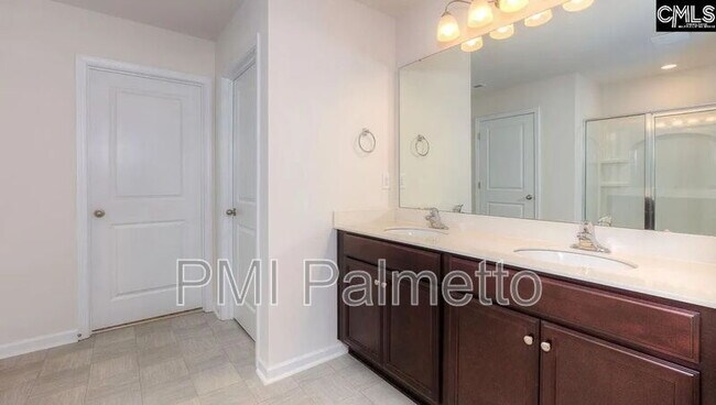 Building Photo - 2050 Elmridge Rd