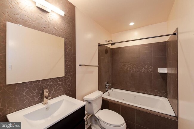 Building Photo - 3206 Elliott St