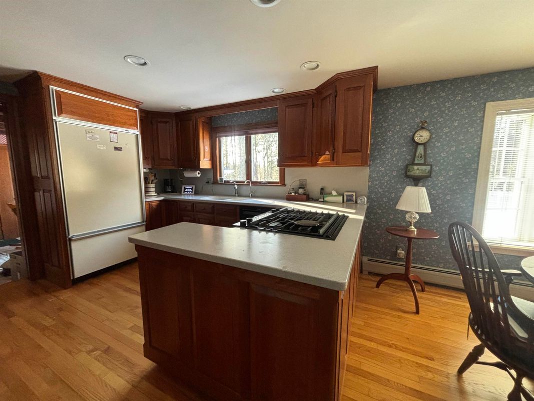 Building Photo - 104 Woodland