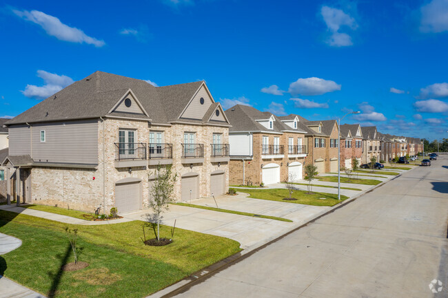 Primary Photo - Mirror Lake Townhomes