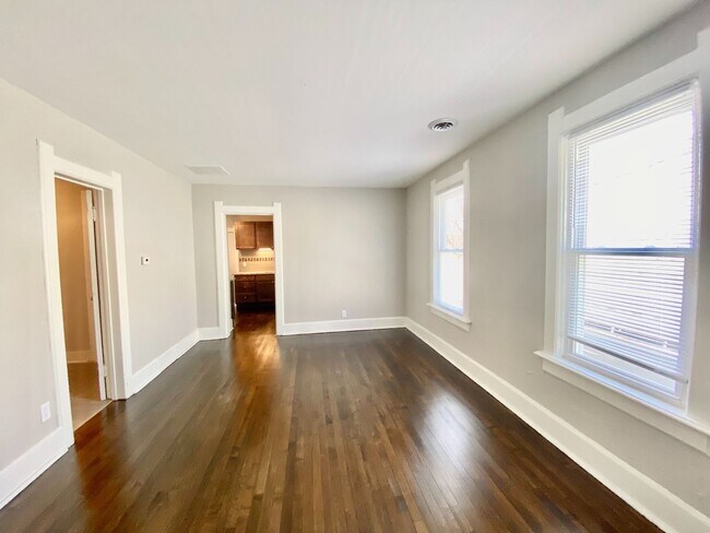 Building Photo - 1207 E Kane Pl