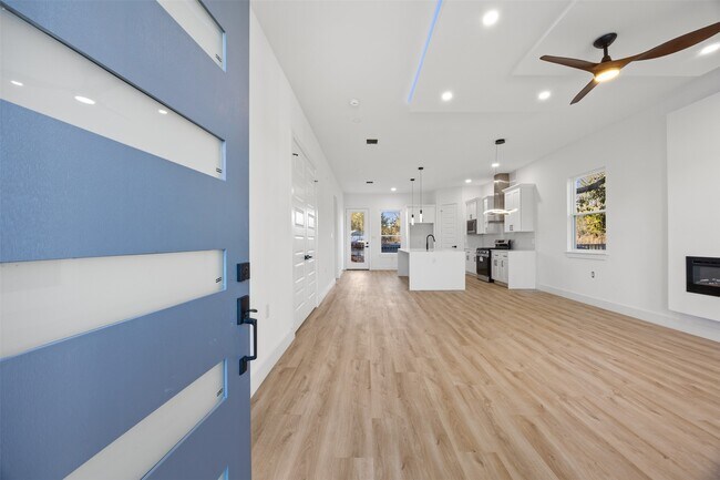 Building Photo - 610 Lettie St