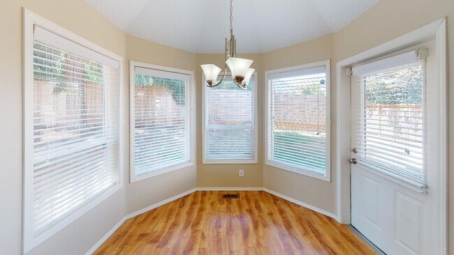 Building Photo - Tigard, Morning Hill - Summer Lake Neighborhood, Pet Friendly