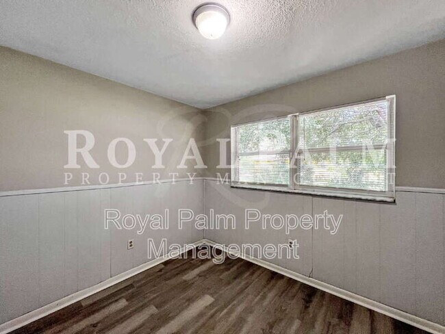 Building Photo - 13037 First Street- 2