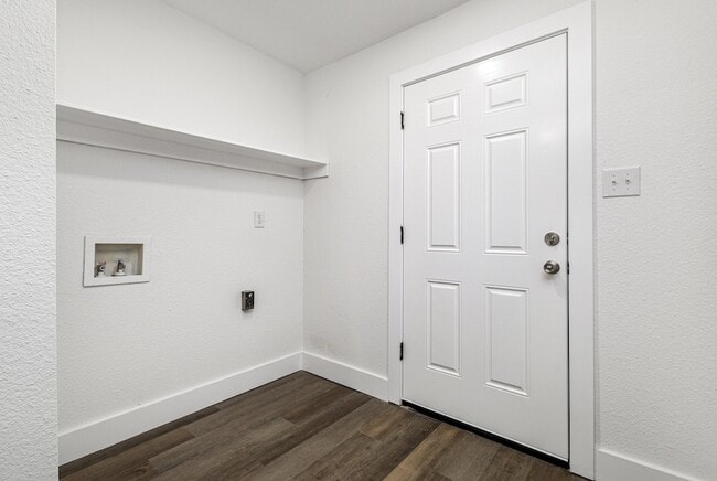 Building Photo - 1527 Columbia Ave