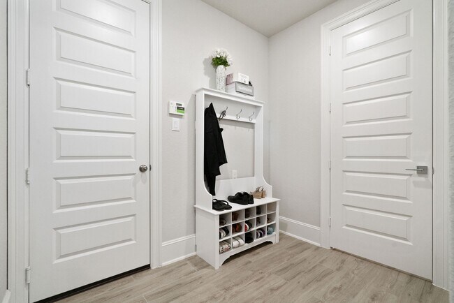 Building Photo - 8119 Messina Mount Dr