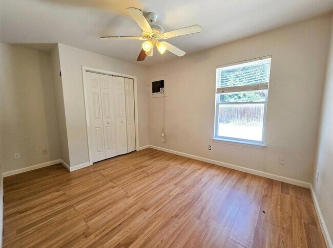 Building Photo - 4516 Russell Dr