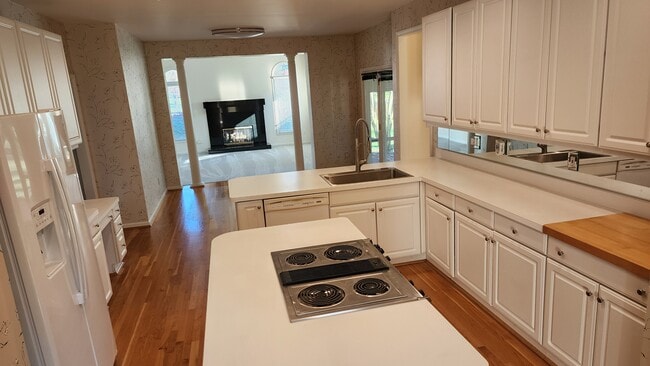Building Photo - 9696 Carriage Run Ct