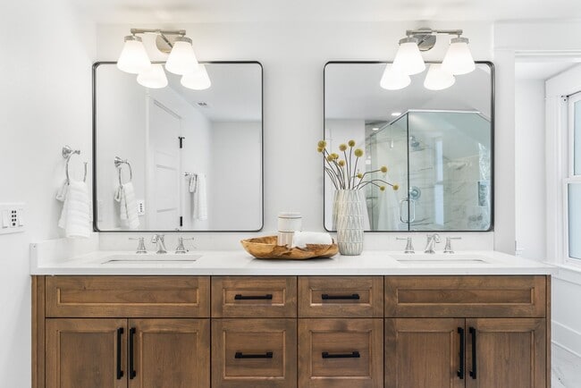 Building Photo - Freshly Remodeled Stunner Perched on the H...