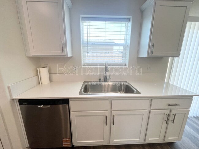 Building Photo - 333 Halisan Ct