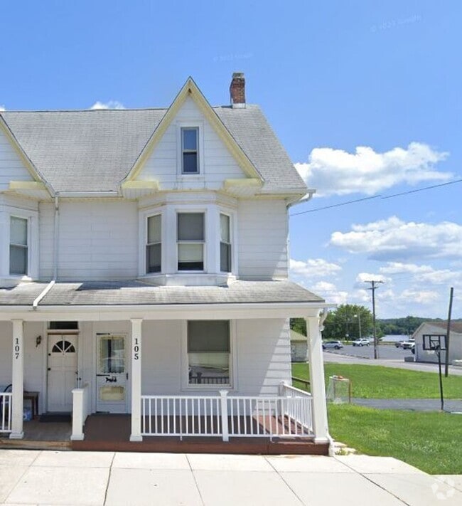 Building Photo - Available Now! 3 bedroom in Goldsboro Hist...