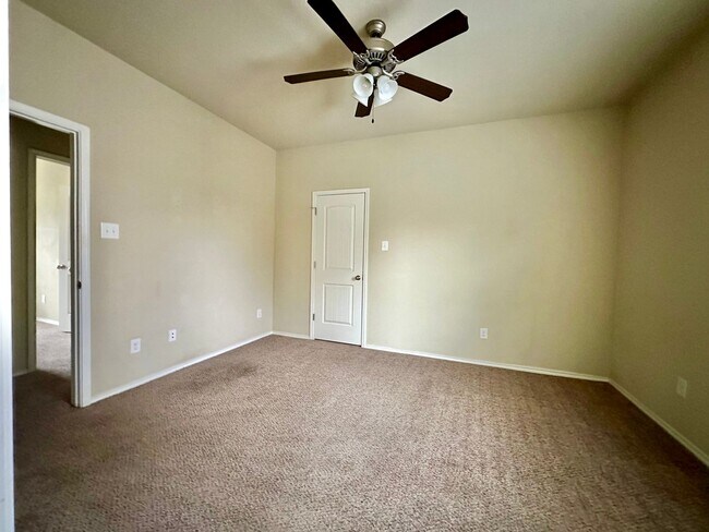 Building Photo - Spacious 4-Bed, 5-Bath Home with Large Backyard Minutes from Baylor Campus!