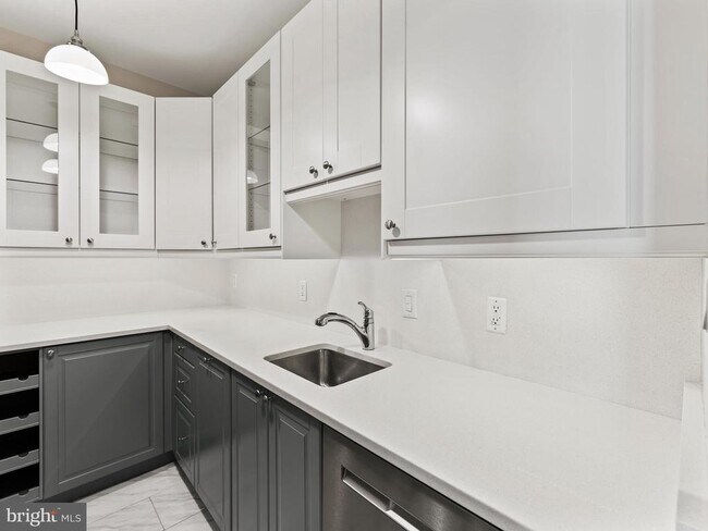 Building Photo - 2000 16th St NW