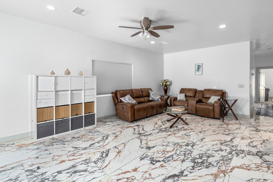 Building Photo - 1242 Tapadero Dr