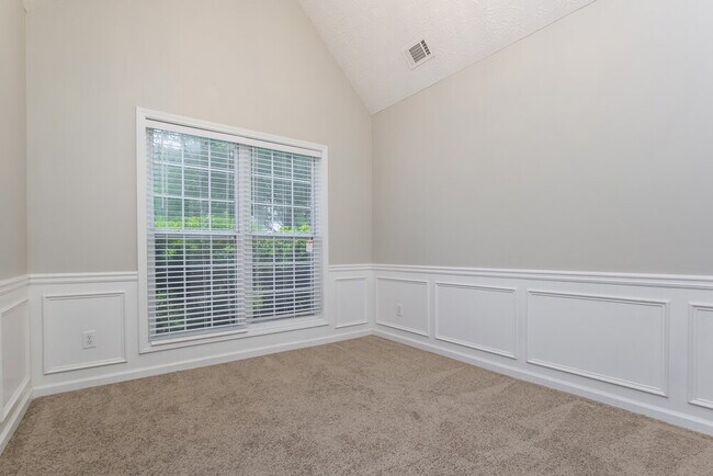 Building Photo - 761 Simon Park Cir