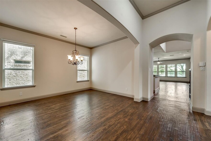 Building Photo - 2329 Chadwick Ln