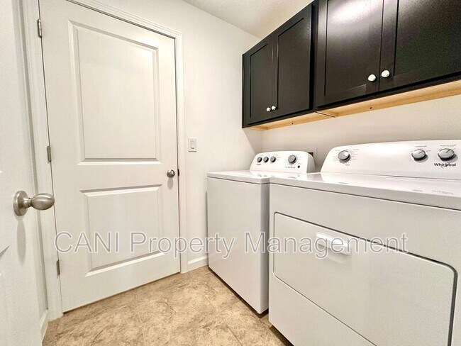 Building Photo - 3807 Whitney Wy