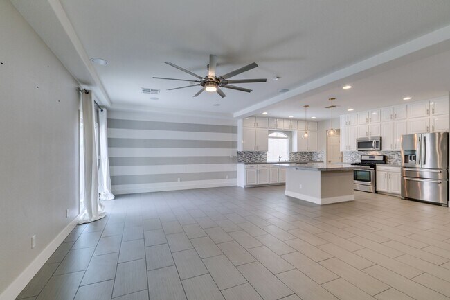 Building Photo - 4586 W Camero Ave