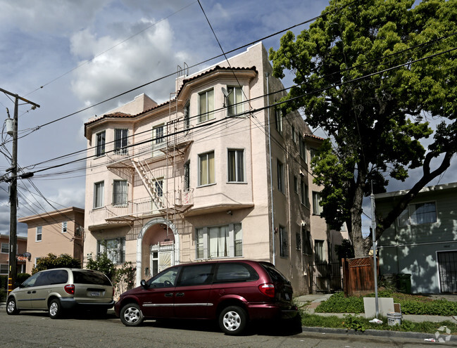 Primary Photo - Villa Mesa Apartments