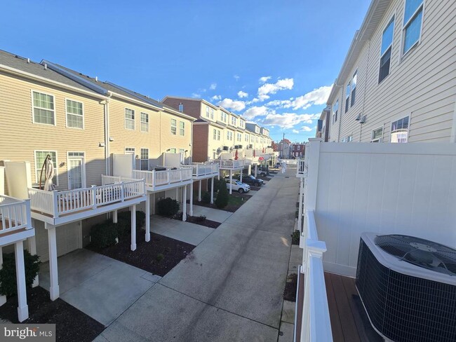 Building Photo - 705 S Macon St.