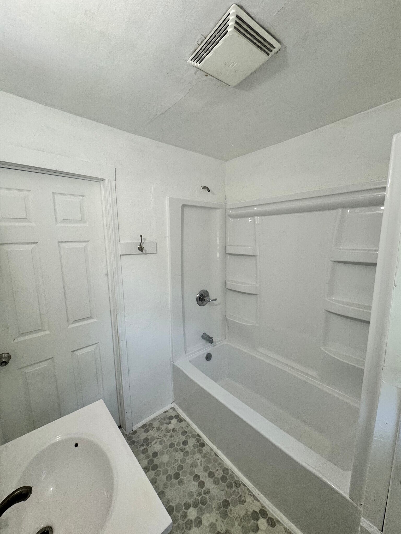 Building Photo - 435 N Pine St