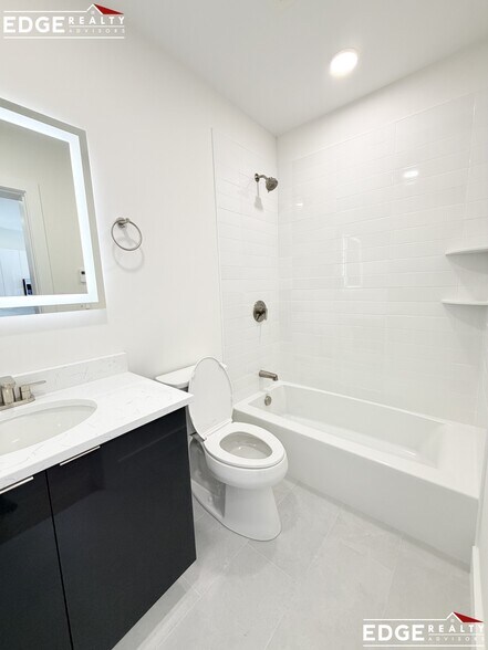 Building Photo - 58 Hichborn St