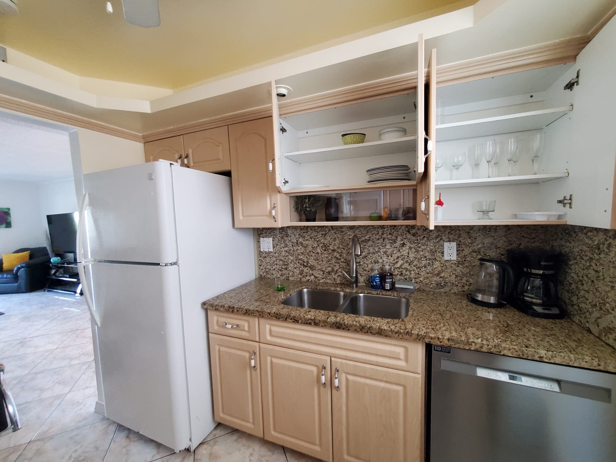 Equipped kitchen - move and use - 201 178th Dr