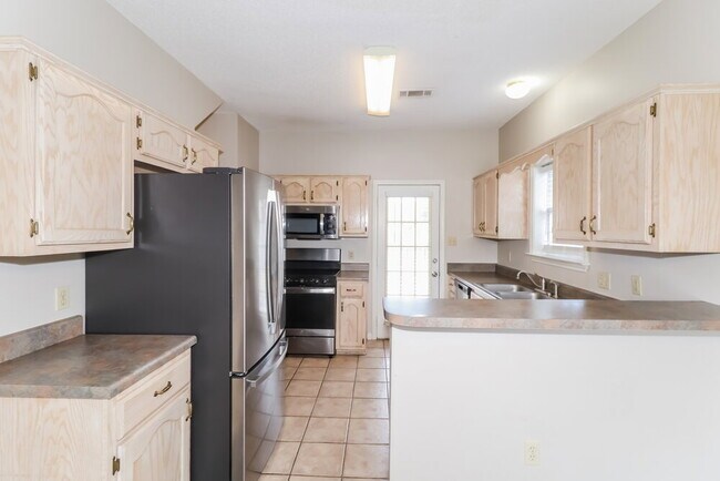 Building Photo - 784 Breeze Way
