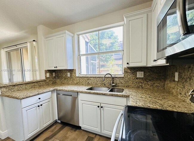 Building Photo - 202 Riverwalk Cir