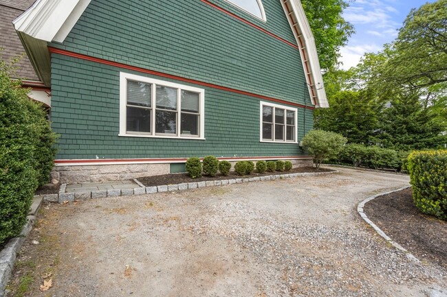 Building Photo - 20 Webster Ct
