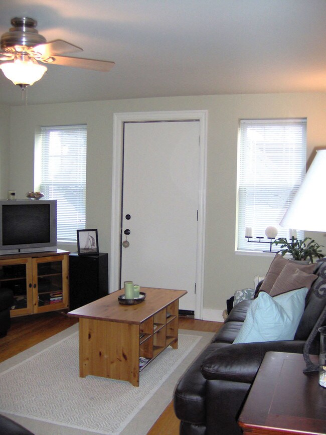 Monroe Manor 1910 Monroe St Madison WI 53711 Apartment Finder