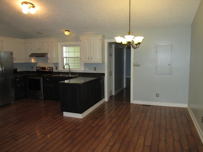 Building Photo - Spacious Four Bedroom Mechanicsville Home ...