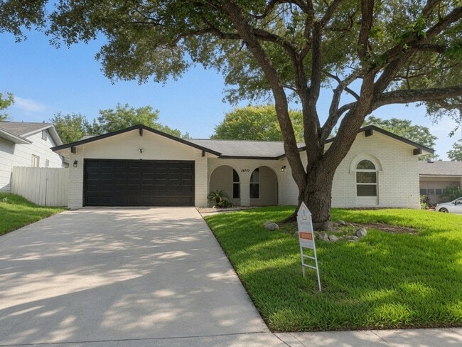 Building Photo - 14147 Swallow Dr