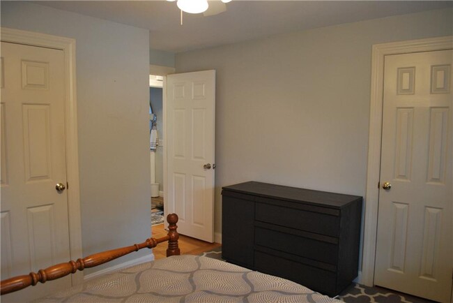 Building Photo - 161 Hadde Ave