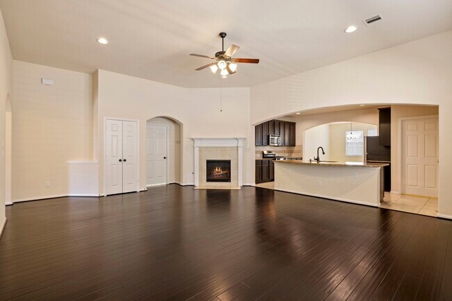 Building Photo - 3310 Retama Falls Ln