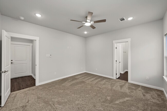 Building Photo - 117 Sun City Ln