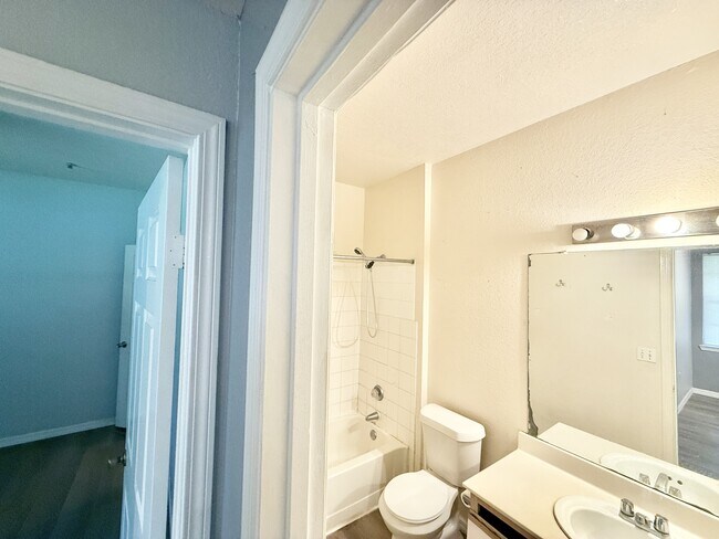 Building Photo - 2564 Robert Trent Jones Dr