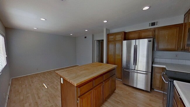 Building Photo - 4 Morning Star