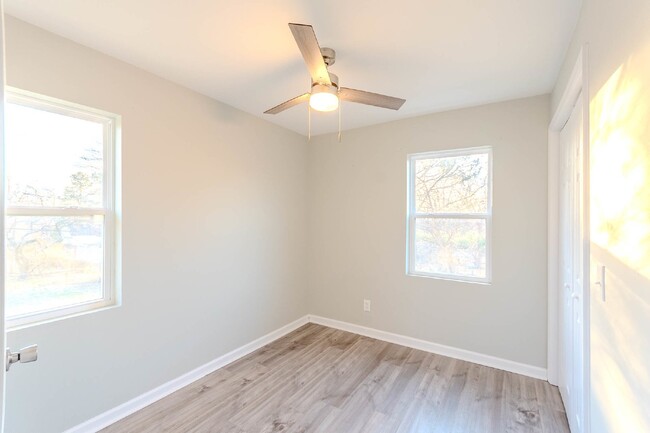 Building Photo - Renovated 2 bed 1 bath in Old Hickory Vill...