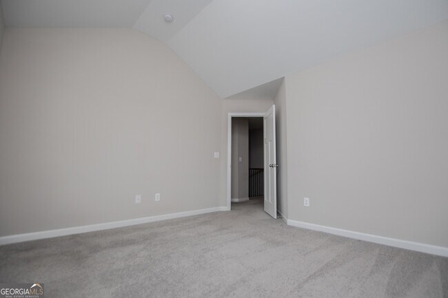 Building Photo - 132 Springwood Dr