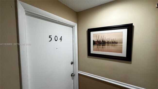 Building Photo - 7825 NE Bayshore Ct