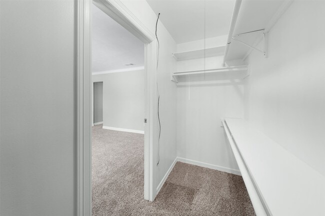 Building Photo - 2523 W Greens Rd