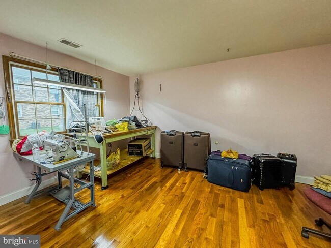 Building Photo - 1294 Cooper St