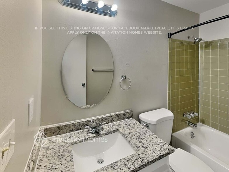 Building Photo - 7113 W Hinsdale Dr