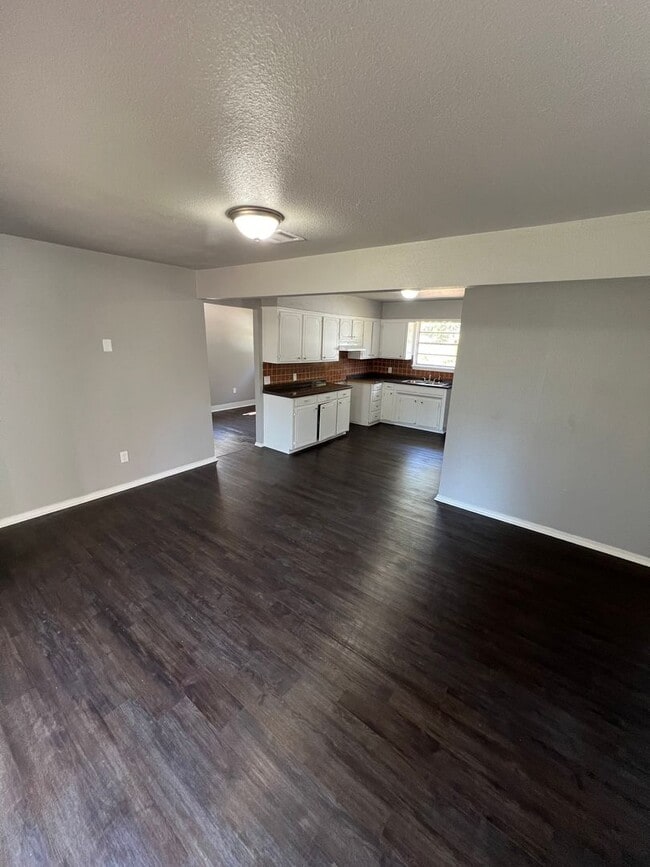 Building Photo - Very Nice! Complete Remodel!